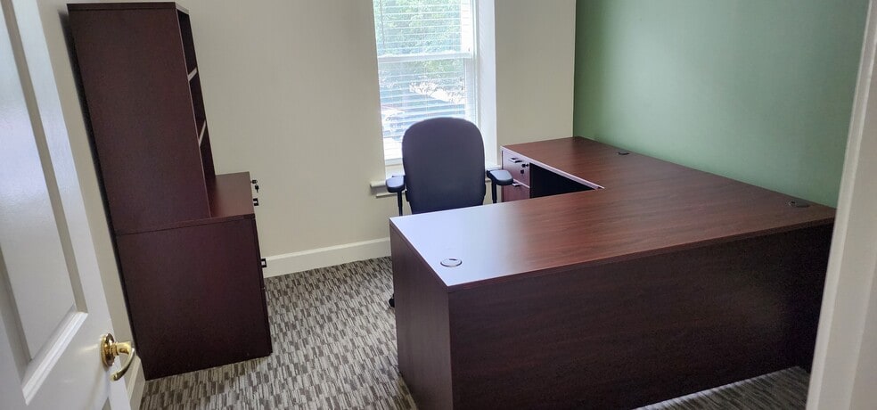 More Photos Of 7000 Peachtree Dunwoody Rd NE, Atlanta Office For Sale