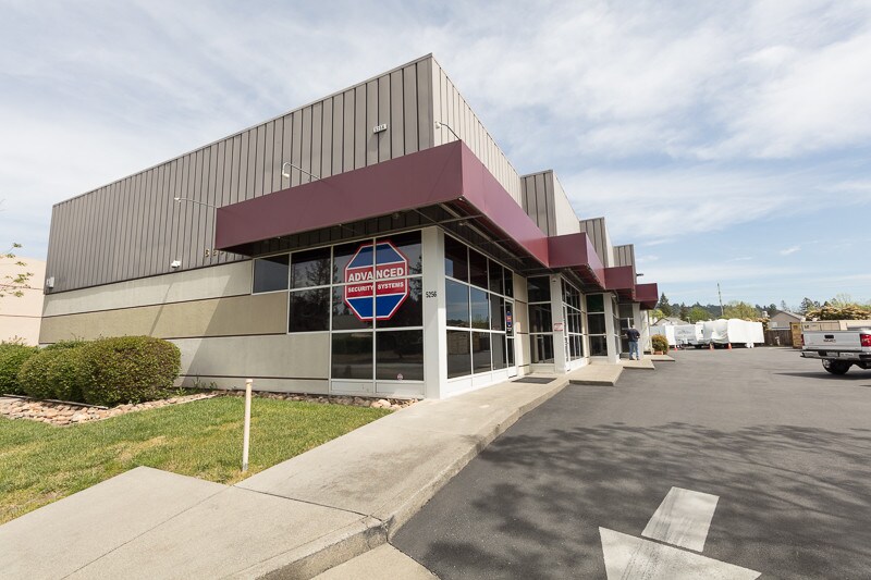 More Photos Of 5256 Aero Dr, Santa Rosa Light Manufacturing For Lease