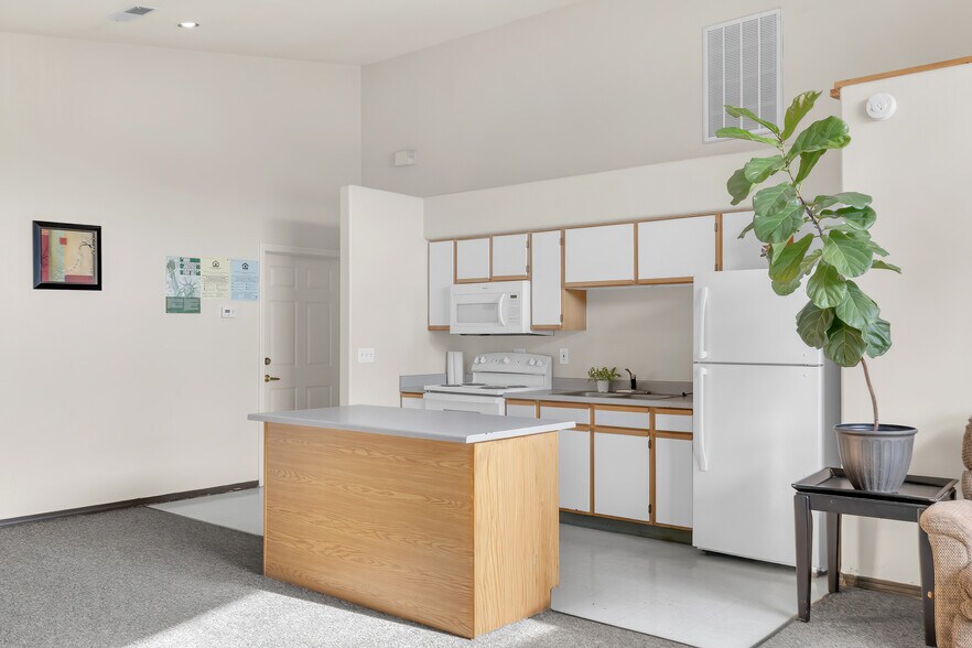 More Photos Of 1832 Merced St, Madera Apartments For Sale