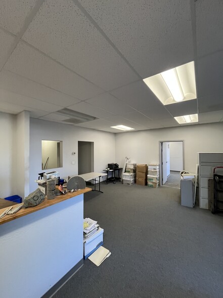 More Photos Of 450 Lakeville St, Petaluma General Retail For Lease