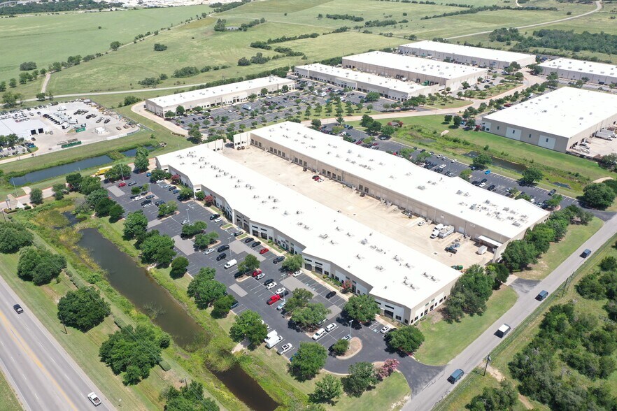 More Photos Of 4616 W Howard Ln, Austin Flex For Lease