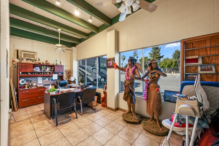 More Photos Of 1087 E 9th St, San Bernardino Warehouse For Lease