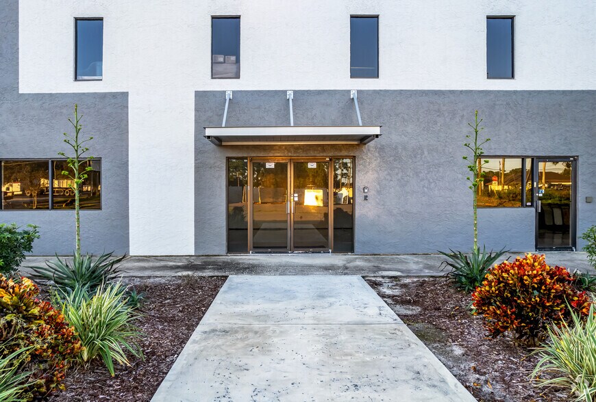 More Photos Of 5300 Ulmerton Rd, Clearwater Industrial For Sale