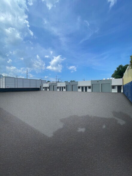 More Photos Of 1724 NW 22nd St, Miami Warehouse For Lease