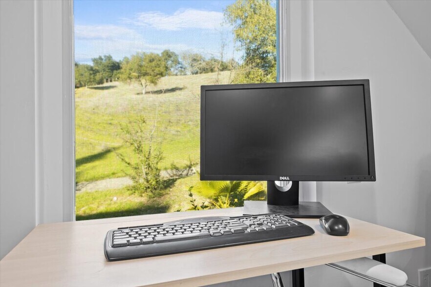 More Photos Of 1337 Creekside Ct, Healdsburg Multifamily For Sale