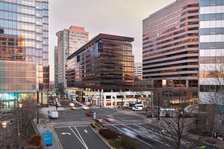 More Photos Of 1735 N Lynn St, Arlington Office For Lease