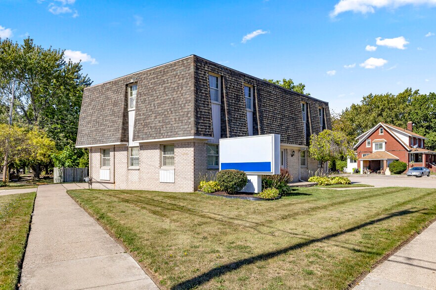 More Photos Of 30401 Utica Rd, Roseville Office For Sale