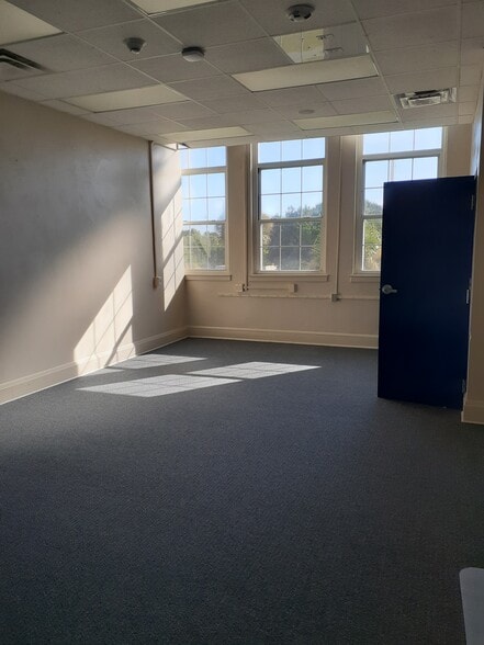 More Photos Of 801 N Wild Olive Ave, Daytona Beach Schools For Sale
