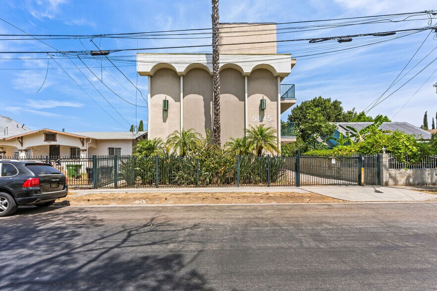 More Photos Of 5345 La Mirada Ave, Los Angeles Apartments For Sale