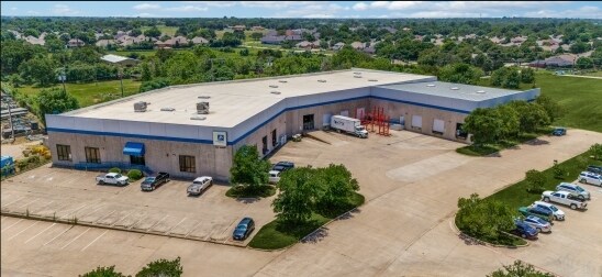 More Photos Of 4030 Express St, Arlington Distribution For Lease