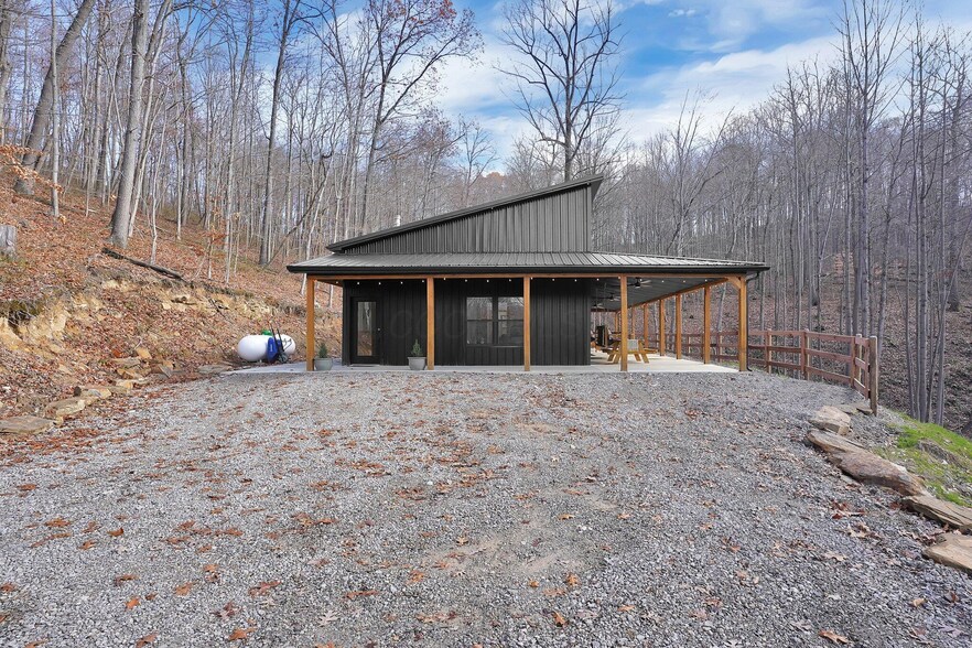 More Photos Of 21360 State Route 327, Laurelville Specialty For Sale