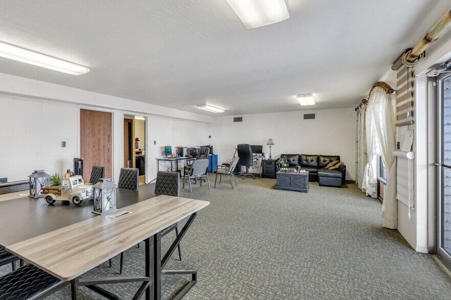 More Photos Of 17 W Sunset Ave, Salt Lake City Light Manufacturing For Sale