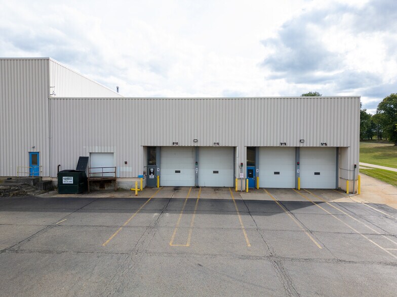 More Photos Of 6800 N Chestnut St, Ravenna Warehouse For Sale