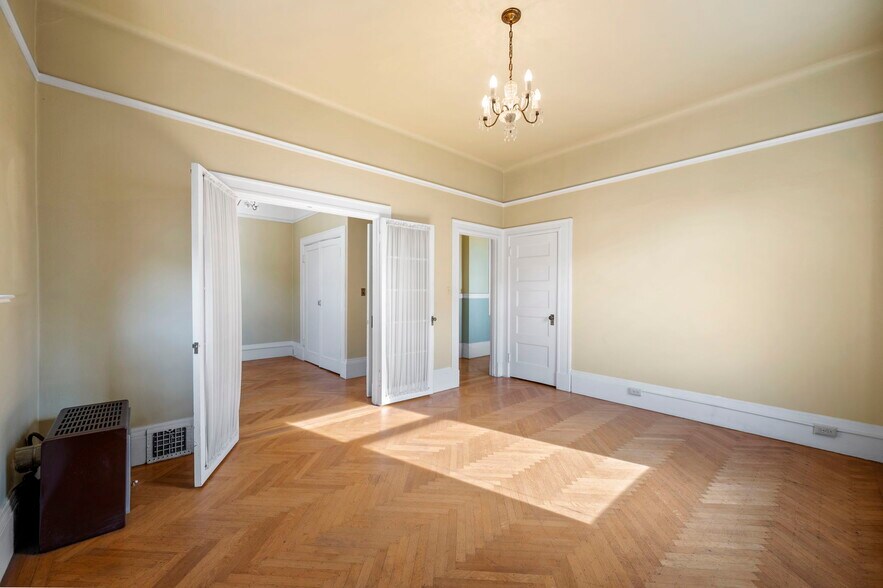 More Photos Of 2 Hugo St, San Francisco Multifamily For Sale