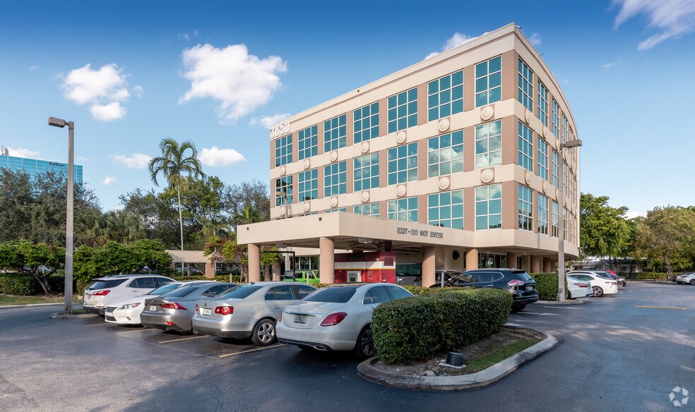 More Photos Of 3850 Hollywood Blvd, Hollywood Medical For Sale