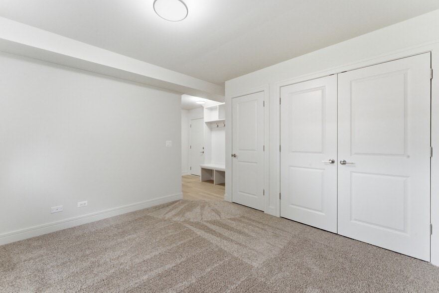 More Photos Of 214 N Walnut St, Bensenville Apartments For Sale