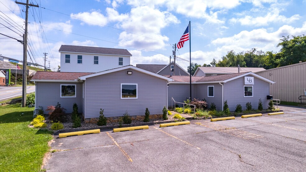 More Photos Of 69 Middletown Rd, Fairmont Manufacturing For Sale