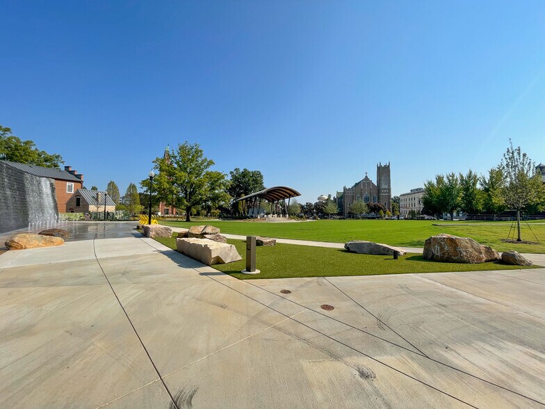 More Photos Of 115 S Jackson St, Salisbury Restaurant For Lease