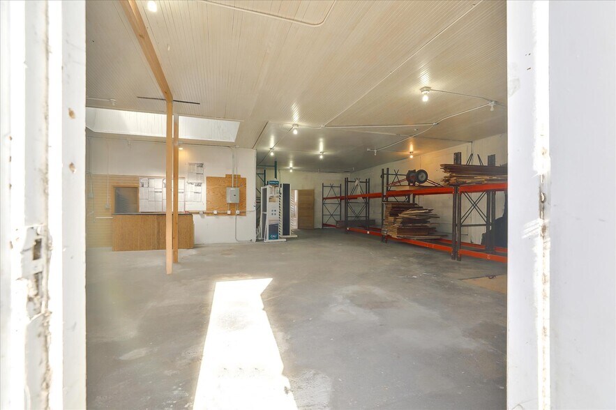 More Photos Of 14 E Lake Ave, Watsonville Storefront For Lease