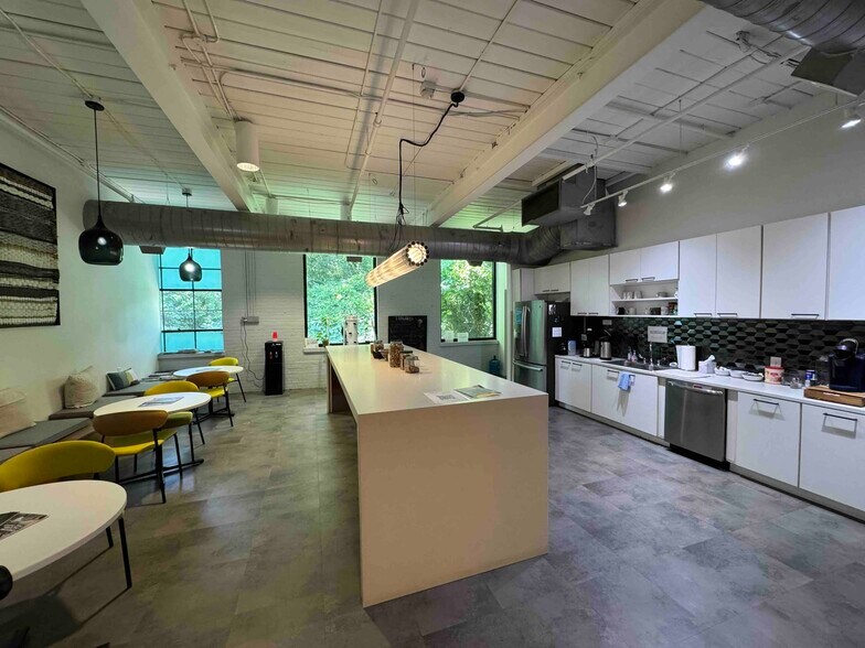 More Photos Of 52-53 Ervin St, Belmont Office For Lease