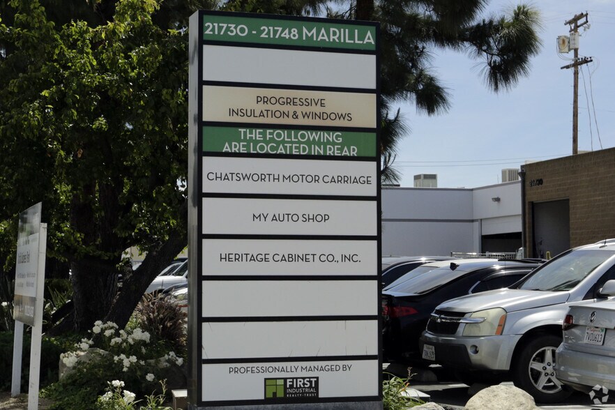More Photos Of 21730-21736 Marilla St, Chatsworth Warehouse For Lease