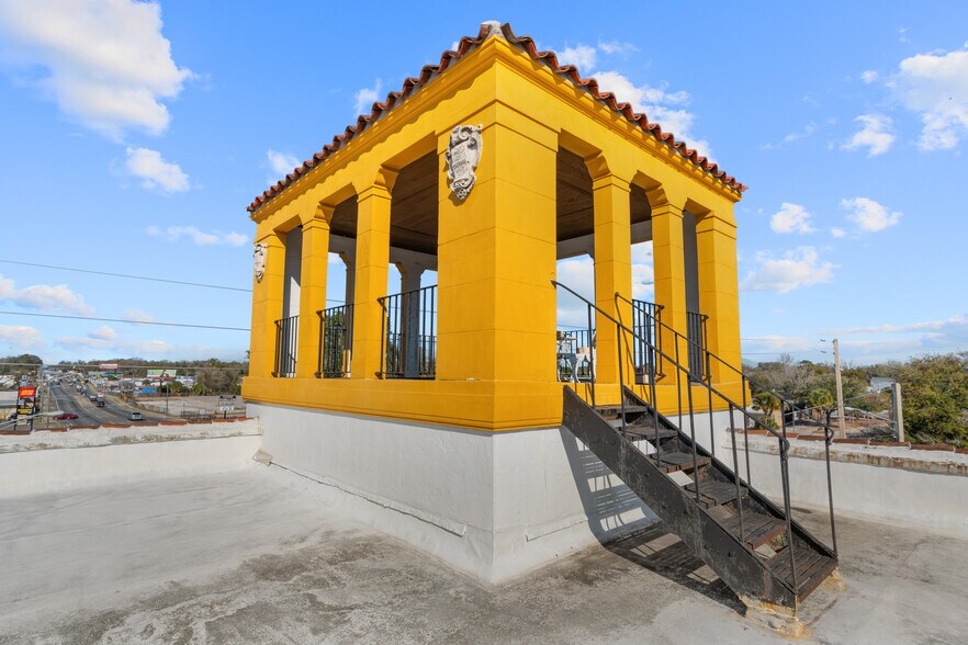 More Photos Of 939 N Magnolia Ave, Ocala Freestanding For Sale