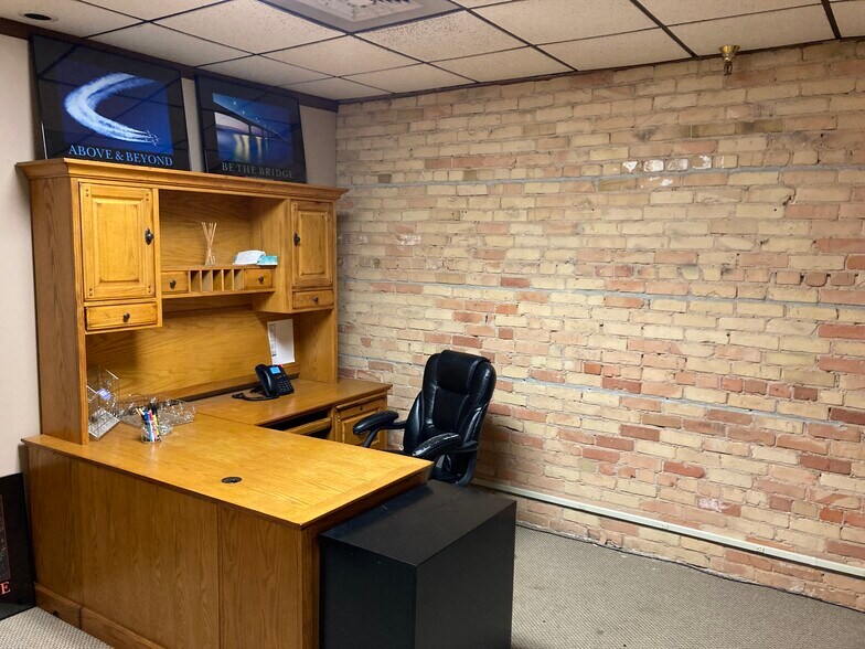 More Photos Of 118 E Superior St, Duluth Storefront Retail Office For Sale