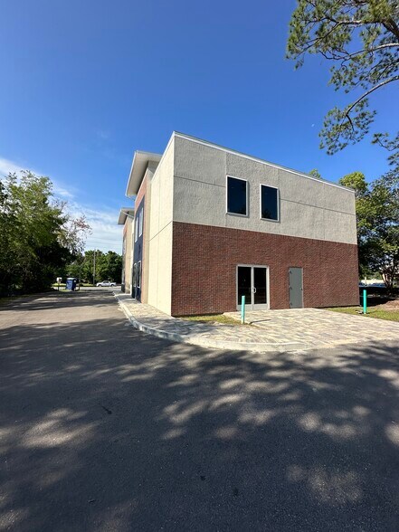 More Photos Of 1419 Kingsley Ave, Orange Park Office For Sale