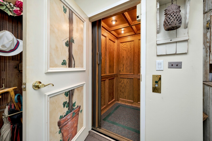 More Photos Of 504 N Euless Main St, Euless Carwash For Sale