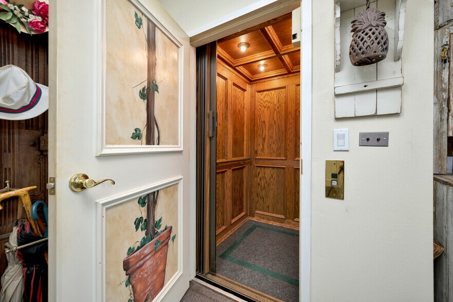 More Photos Of 504 N Euless Main St, Euless Carwash For Sale