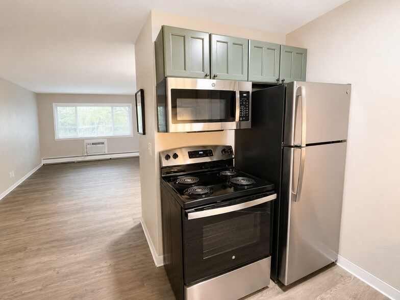 More Photos Of 748 Tatum St, Saint Paul Apartments For Sale