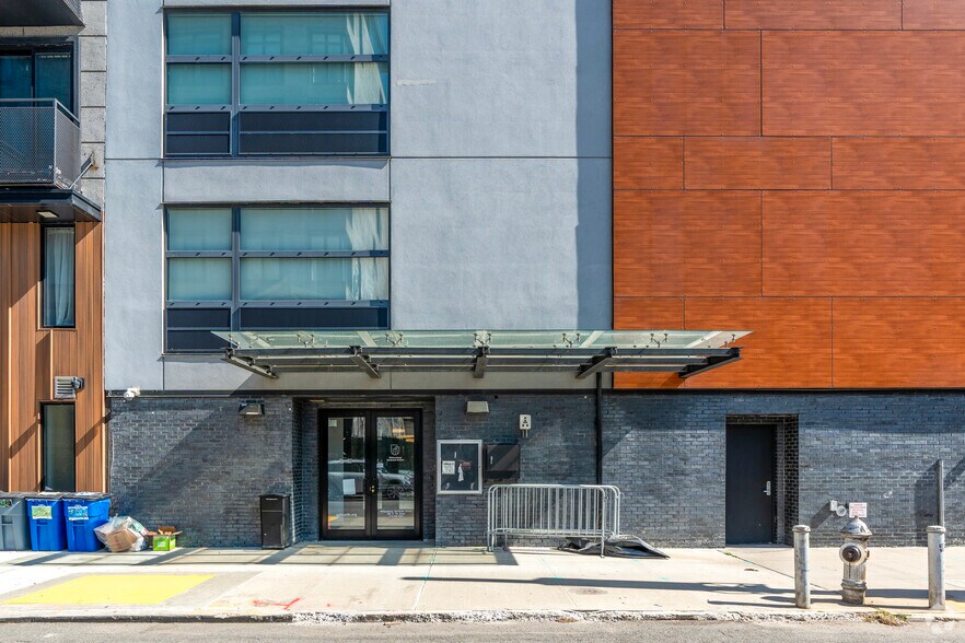 More Photos Of 297-299 N 7th St, Brooklyn Schools For Lease