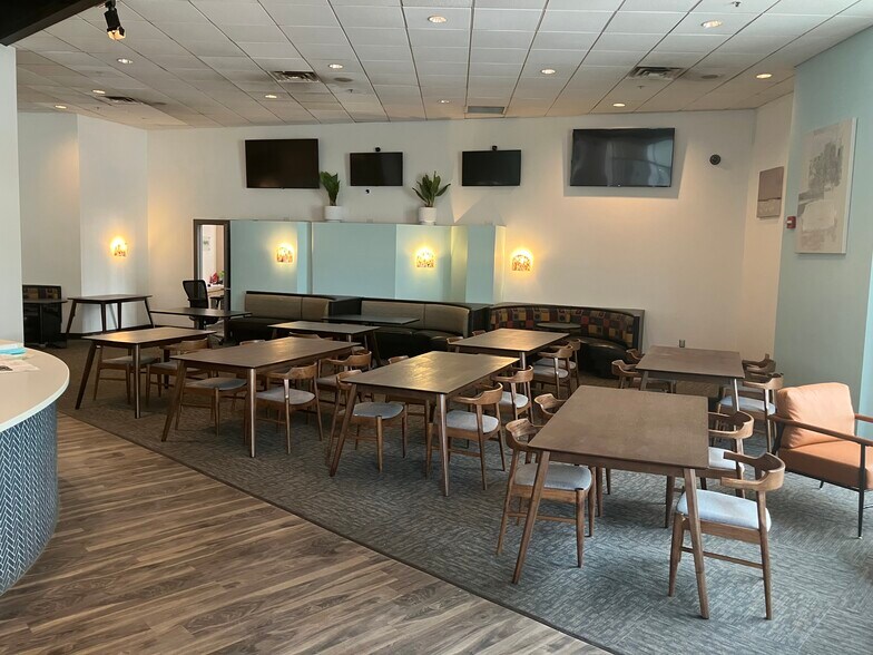 More Photos Of 40 W 2nd St, Dayton Office For Sale