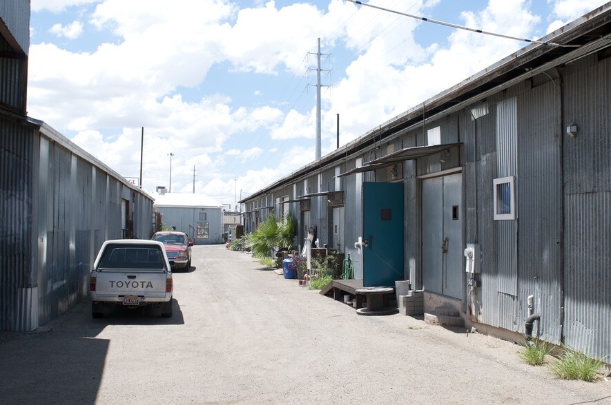 More Photos Of 695 W Saint Marys Rd, Tucson Self Storage For Sale