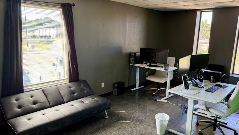 More Photos Of 2103 E SH 31, Kilgore Warehouse For Sale