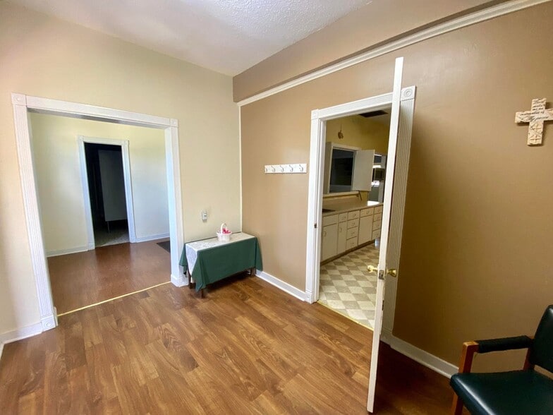 More Photos Of 3191 Newman Ave N, Crestview Religious Facility For Sale