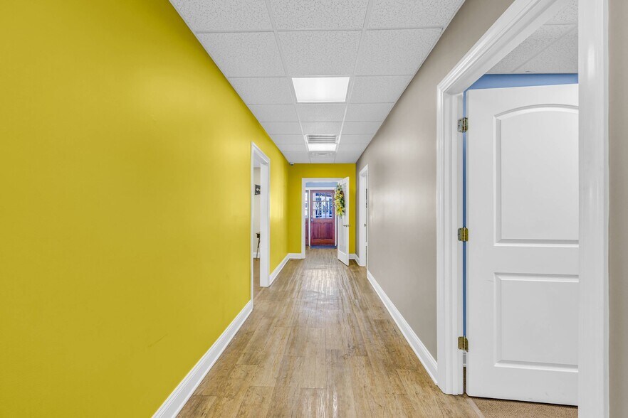 More Photos Of 24 Hartwell St, Royston Office For Sale