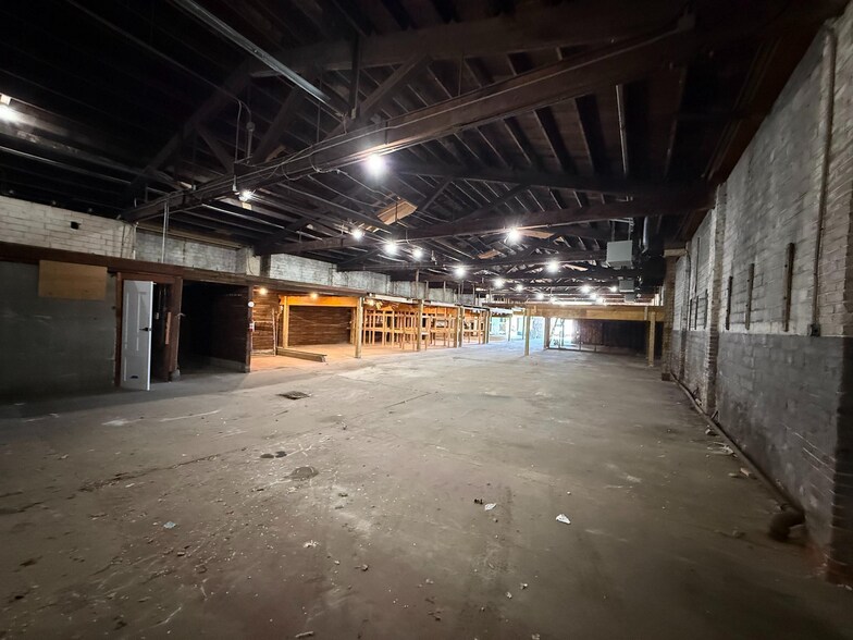 More Photos Of 64 E Washington Ave, Pleasantville Warehouse For Lease
