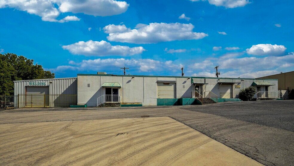 More Photos Of 11510 Nacogdoches rd, San Antonio Industrial For Lease