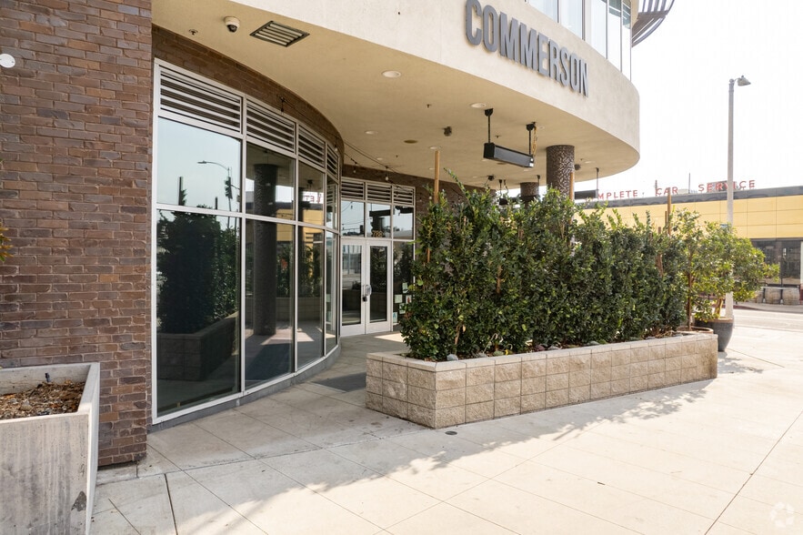 More Photos Of 5200 Wilshire Blvd, Los Angeles Apartments For Lease