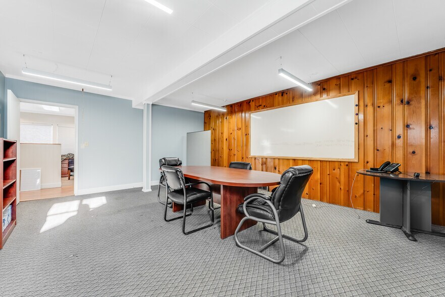 More Photos Of 1300 Virginia Ave, Fairmont Office For Lease