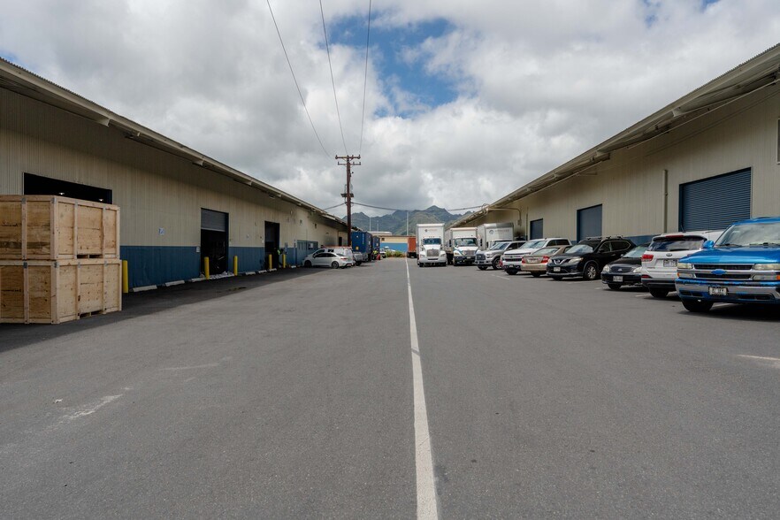 More Photos Of 2290 Alahao Pl, Honolulu Unknown For Lease