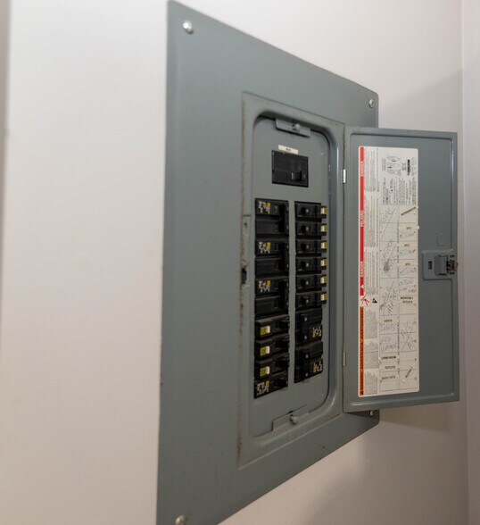 More Photos Of 2432 N Calvert St, Baltimore Apartments For Sale