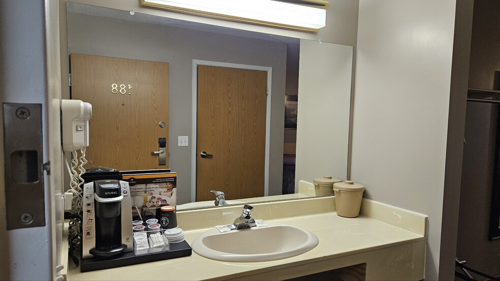 More Photos Of 238 Sims Ave, Weyburn Hotel For Sale