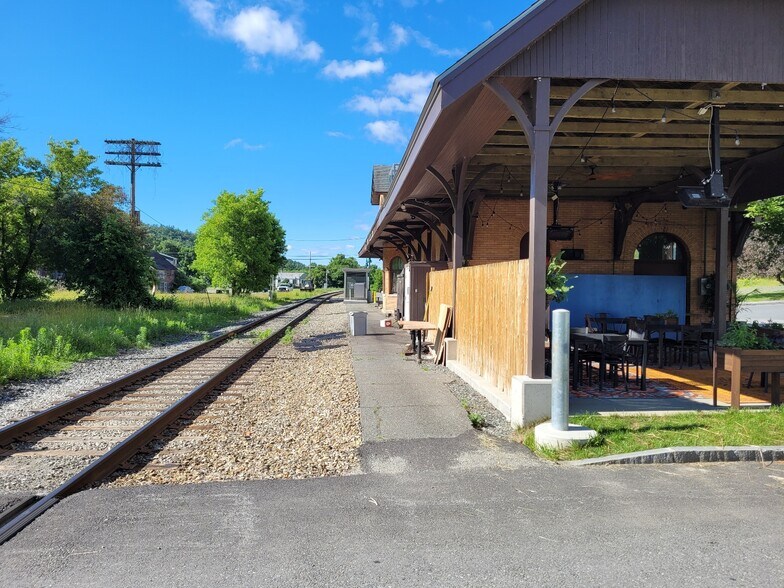 More Photos Of 26 Depot Ave, Windsor Restaurant For Sale