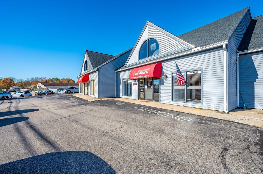 More Photos Of 112 Lafayette Rd, North Hampton General Retail For Sale