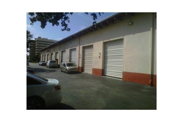 More Photos Of 7311-7323 NW 12th St, Miami Light Distribution For Sale