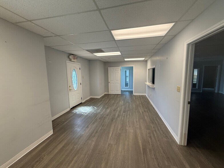 More Photos Of 4028 Holcomb Bridge Rd, Peachtree Corners Office For Lease