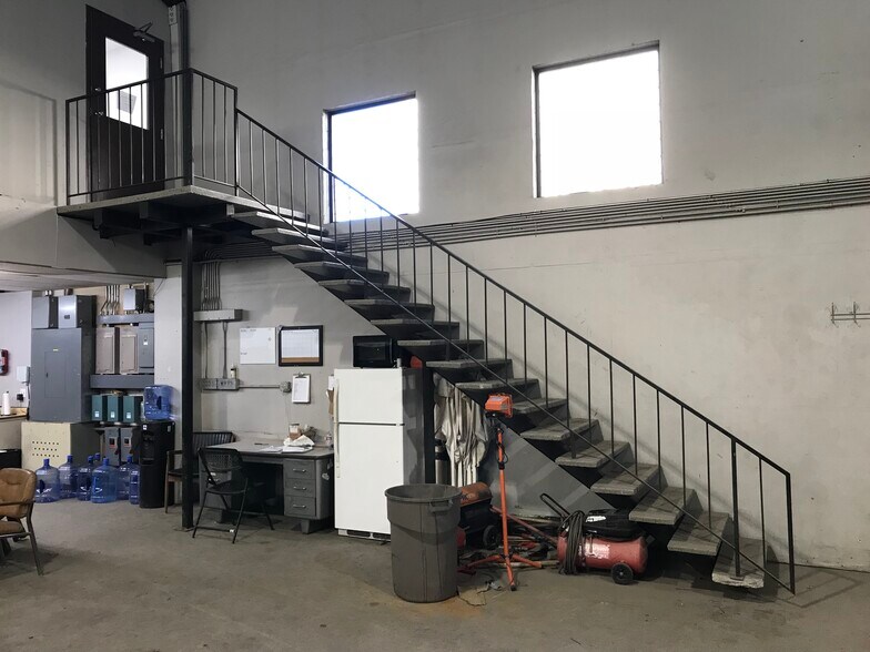 More Photos Of 1125 Depew Ct, Lakewood Unknown For Lease