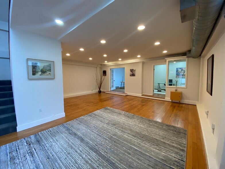 More Photos Of 263 Hatch Ln, Burlingame Office For Lease